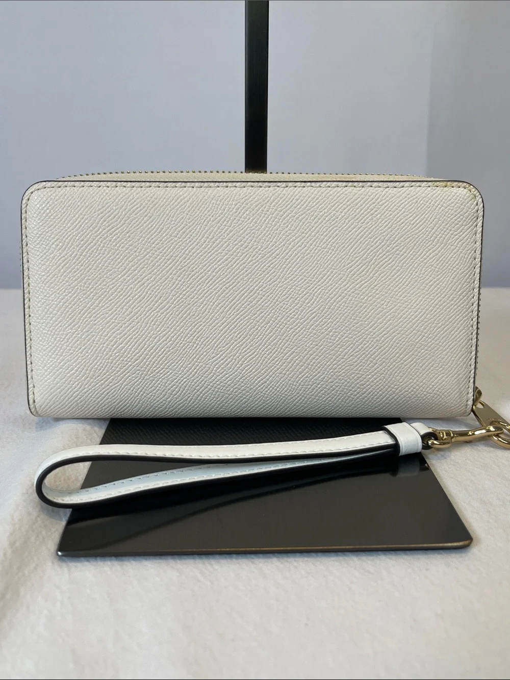 Coach B2254-C3441 Long Zip Around Wallet Chalk White Crossgrain Leather Wristlet